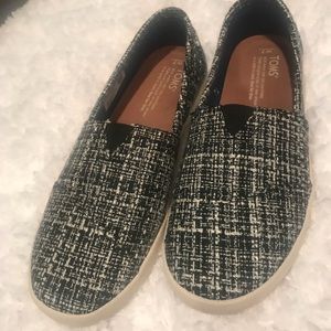 Like new women’s Toms